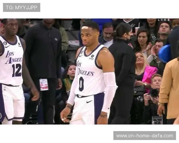 威少因与裁判冲突被驱逐出场 引发赛后热议与争议